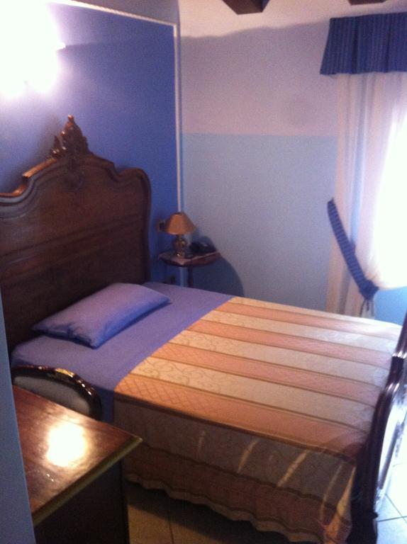 Hotel San Leo Sessa Aurunca Δωμάτιο φωτογραφία