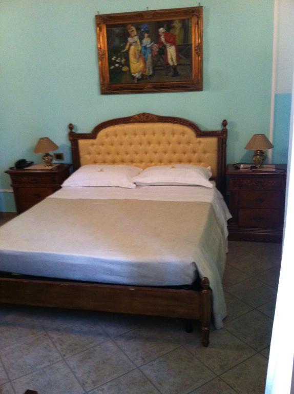 Hotel San Leo Sessa Aurunca Δωμάτιο φωτογραφία
